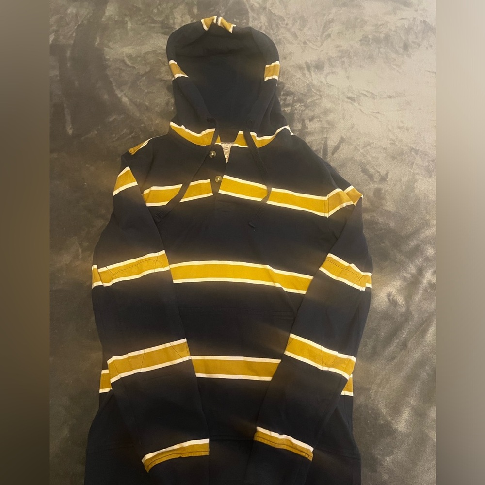 Fat Face Men’s Small thick rugby shirt with hood